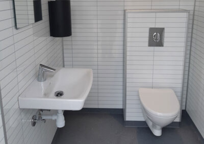 Toilet- og Sanitetsbygning – 48 m2