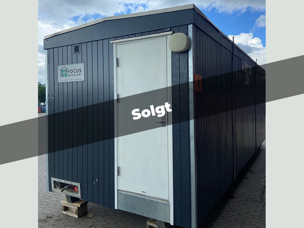 4 stk. Toiletvogne med 6 toiletter og Urinaler
