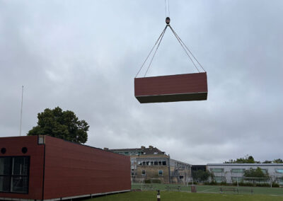 Totalentreprise med specialløft – eksklusive modulbygninger til Øregaard Gymnasium