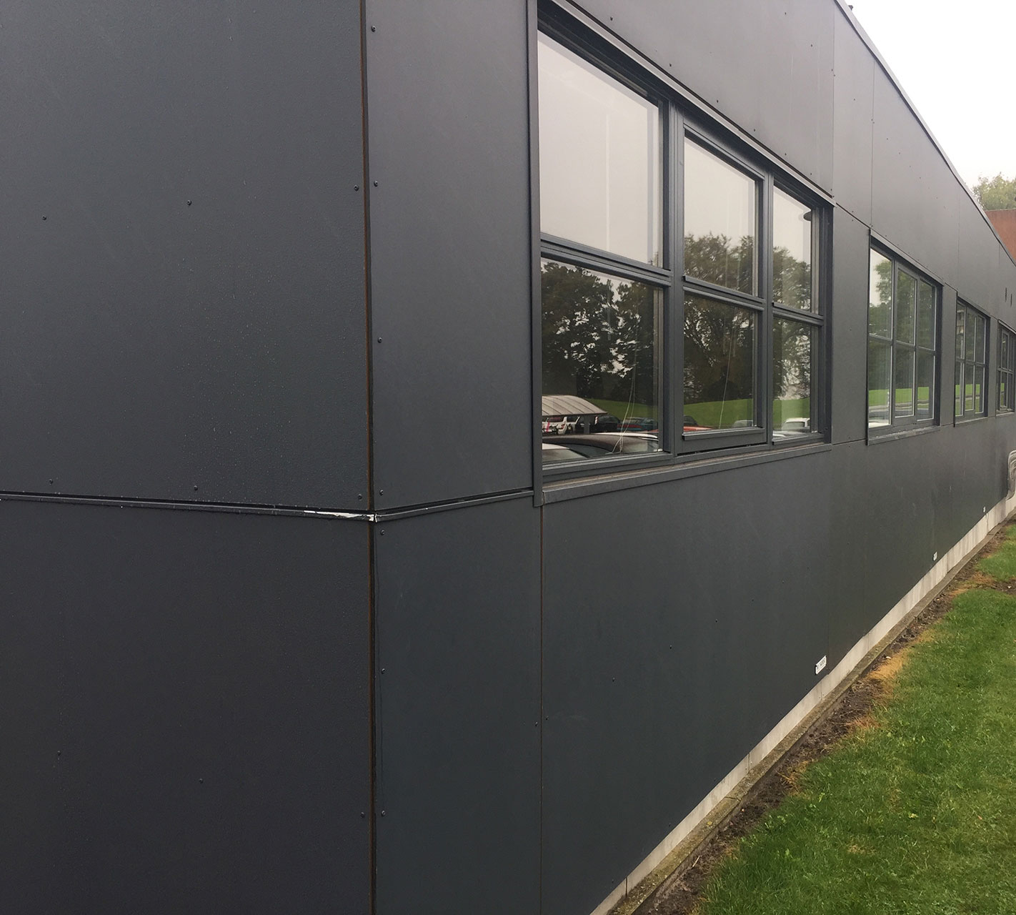 Kontorbyggeri i special-moduler som tilbygning | FOCUS Moduler A/S - Salg og udlejning af pavillon- og modulbyggeri 157 m2 kontorbygning med mødelokale/kantine/omklædning