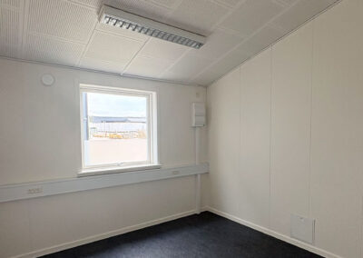 70 m2 modulbygning med tagrejsning – mange anvendelsesmuligheder