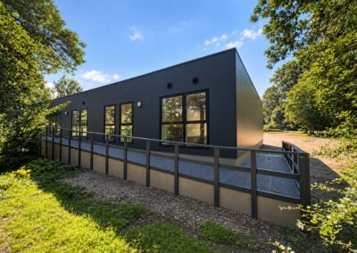 1.000 m² modulbyggeri med moderne undervisningslokaler