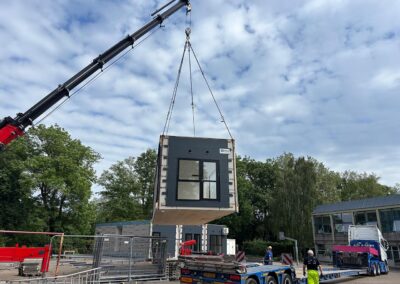 1.000 m² modulbyggeri med moderne undervisningslokaler
